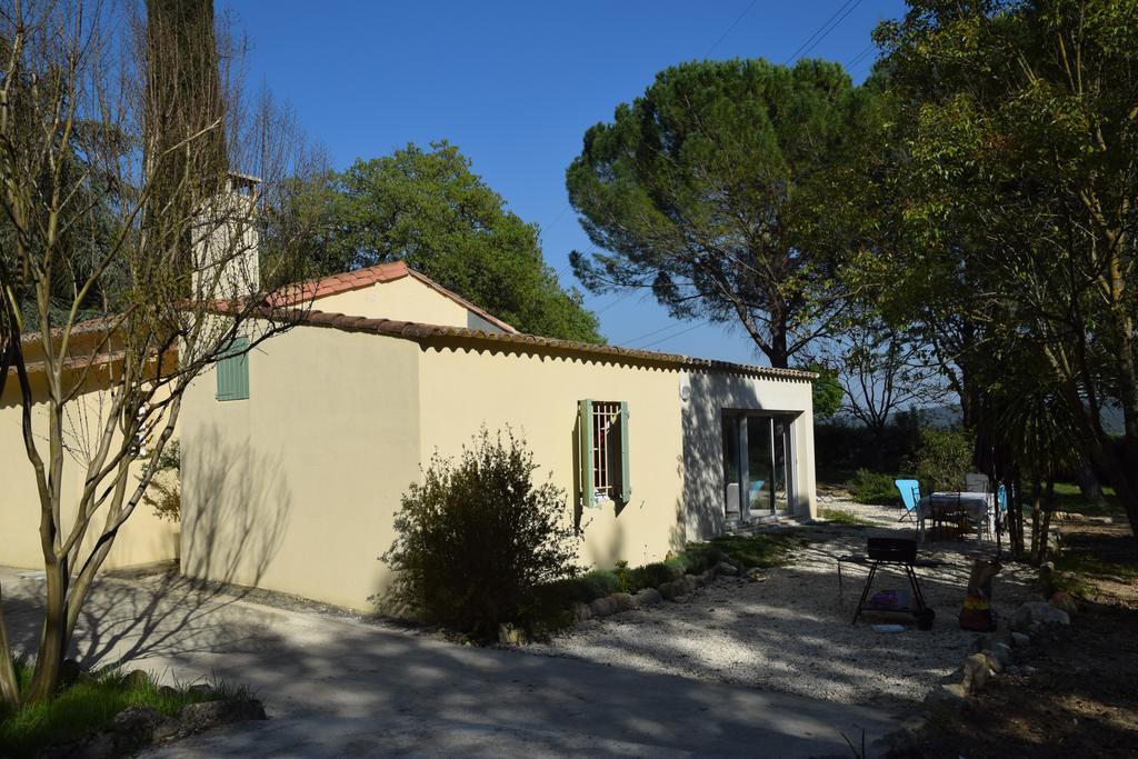 grand mas de terre rouge Villa Blauzac  Buitenkant foto