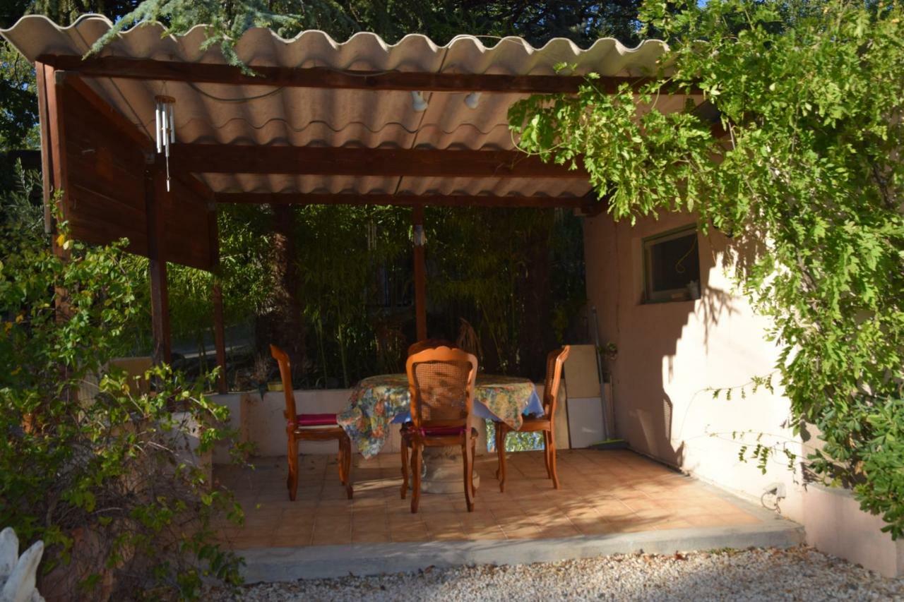 grand mas de terre rouge Villa Blauzac  Buitenkant foto