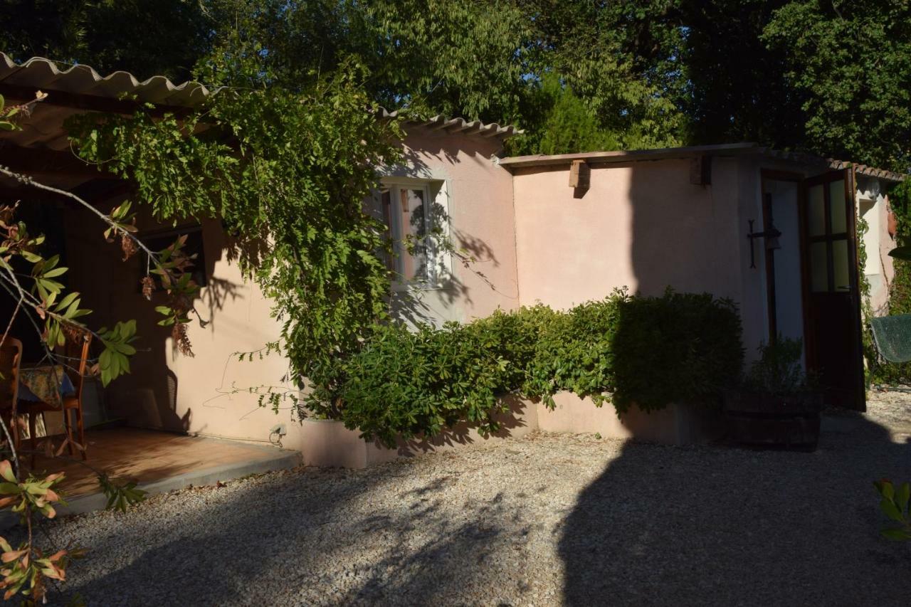 grand mas de terre rouge Villa Blauzac  Buitenkant foto